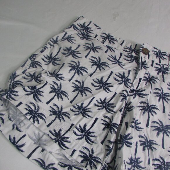 Old Navy Shorts 2 White Blue Palm Trees Tropical - Picture 4 of 8